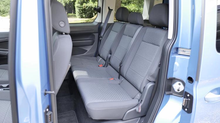 FORD TOURNEO CONNECT ESTATE 1.5 EcoBoost 115 Titanium 5dr Auto